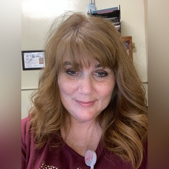 Meet your Posher, Laura - Picture 1 of 1